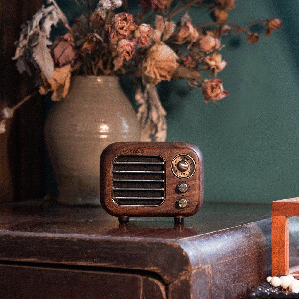 Retro Radio Style Small Portable Speaker